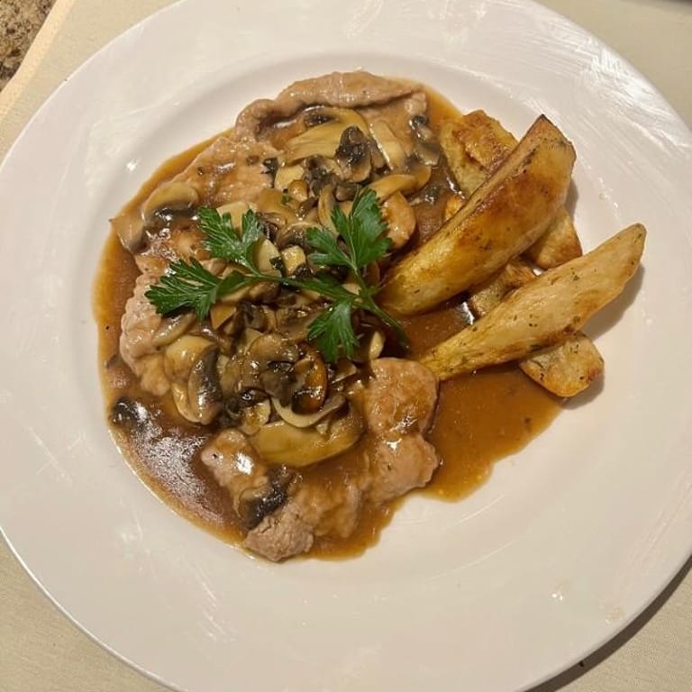 Delicious Carbonara and Italian Pasta Dishes